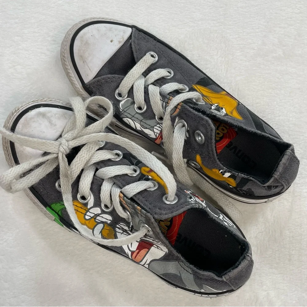 Converse Looney Tunes Chuck Taylor All Star RARE Bugs Daffy | Kids Size 11